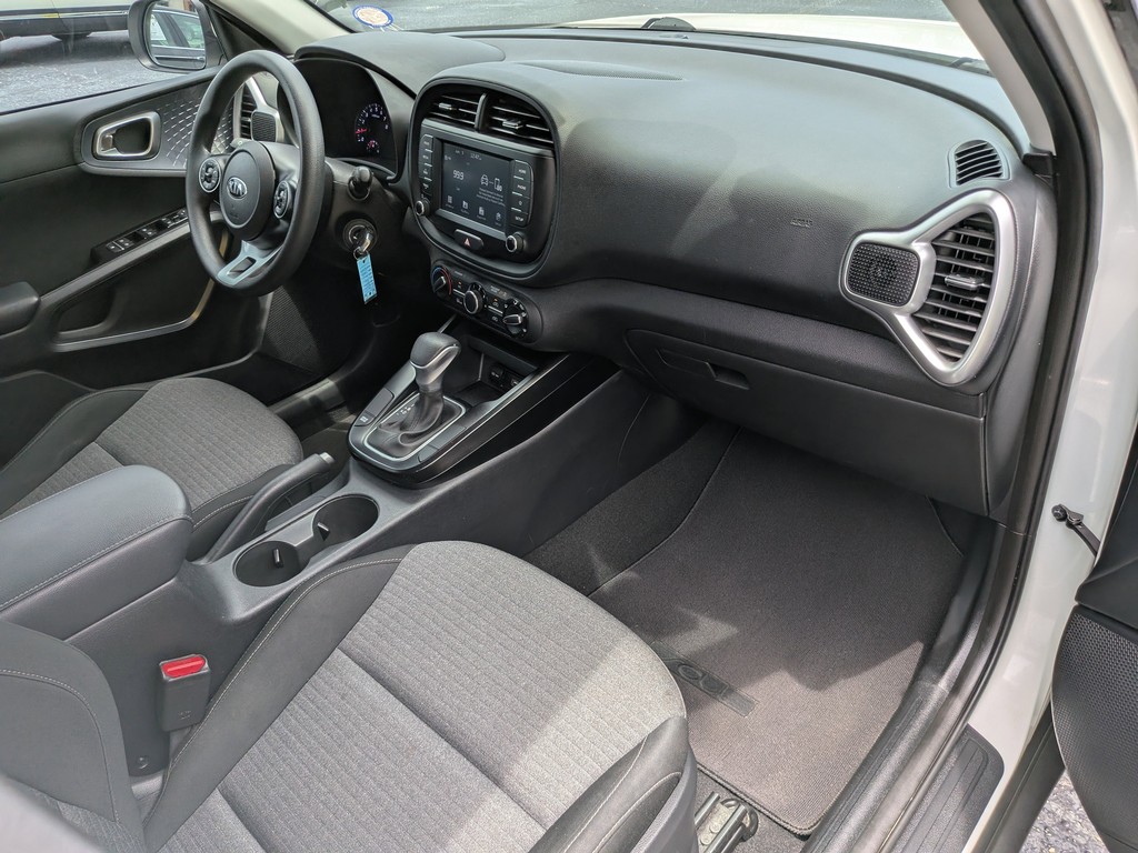 Kia Soul Vehicle Full-screen Gallery Image 11