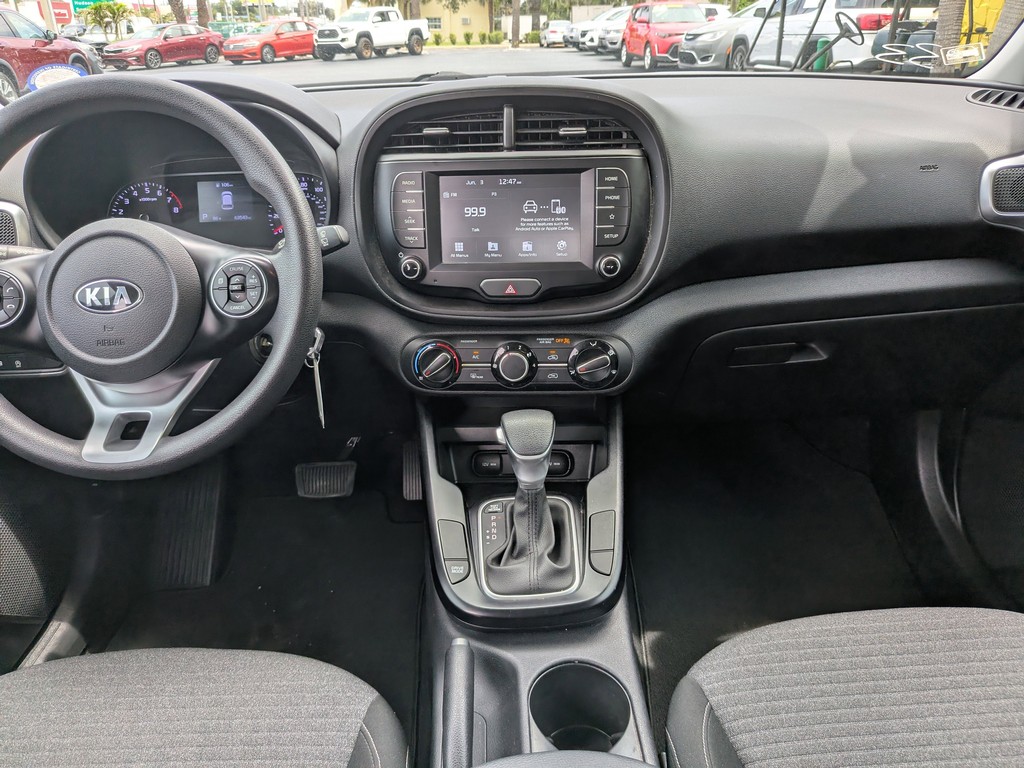Kia Soul Vehicle Full-screen Gallery Image 14