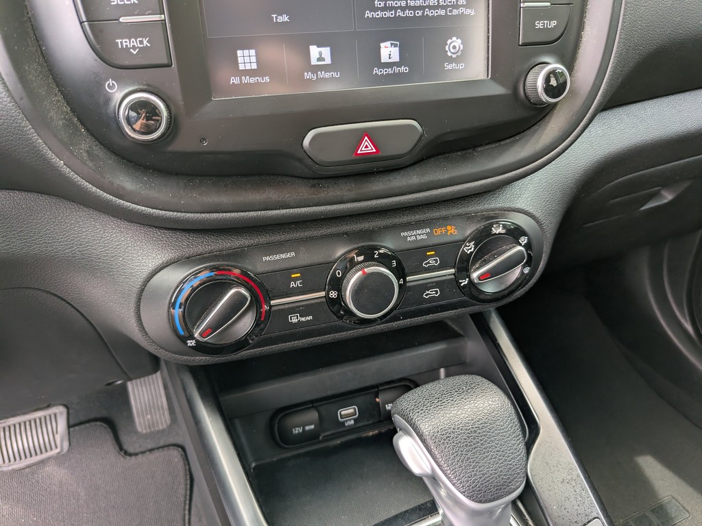 Kia Soul Vehicle Full-screen Gallery Image 22