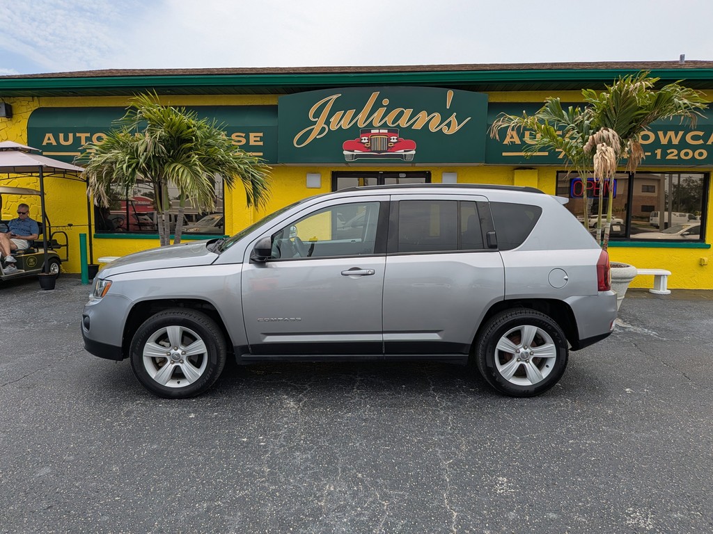 Jeep Compass Vehicle Full-screen Gallery Image 02