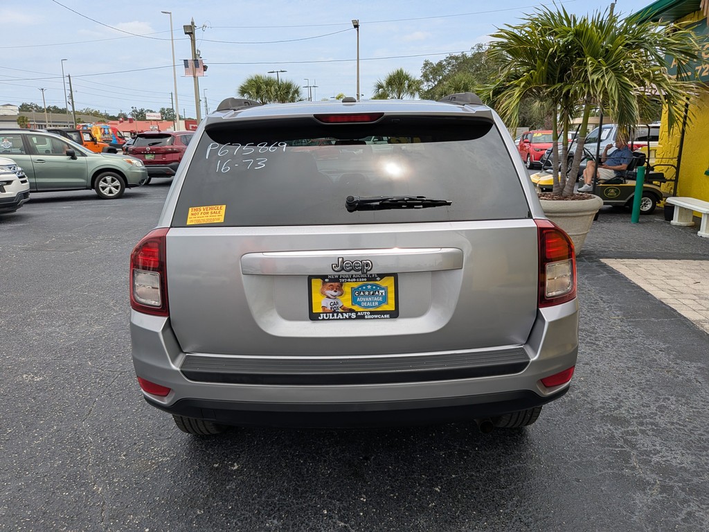 Jeep Compass Vehicle Full-screen Gallery Image 04