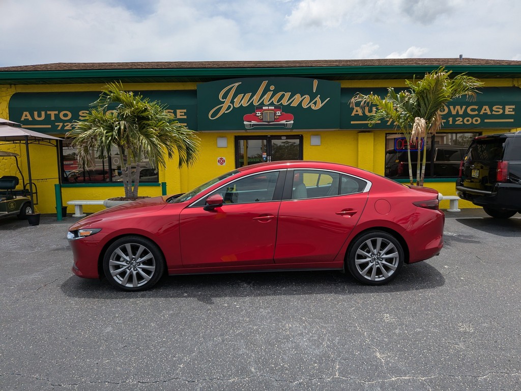 Mazda Mazda3 Sedan Vehicle Full-screen Gallery Image 02
