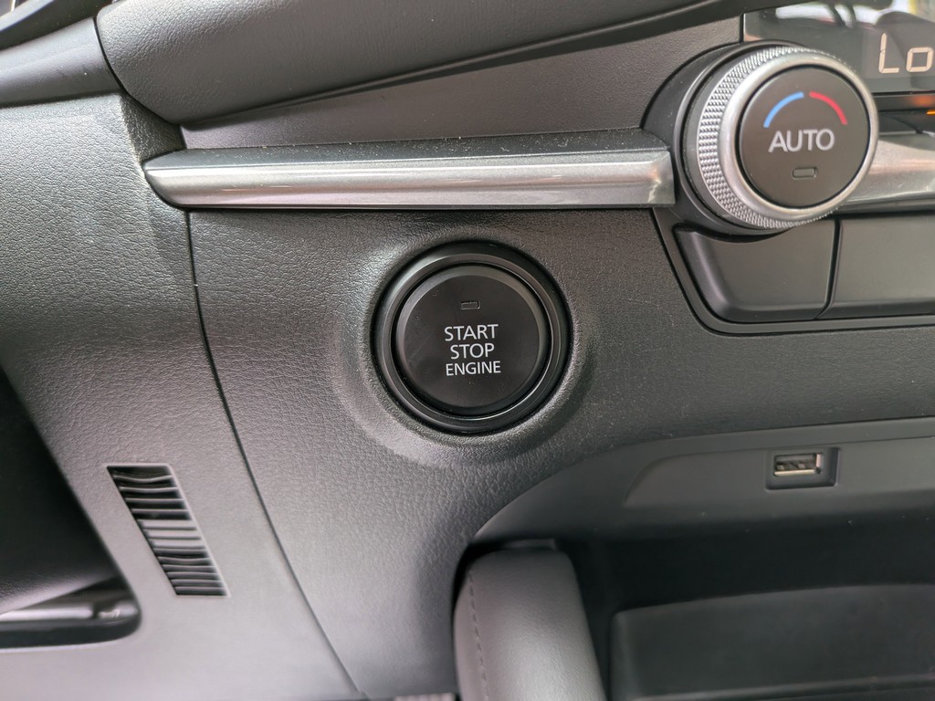 Mazda Mazda3 Sedan Vehicle Full-screen Gallery Image 21