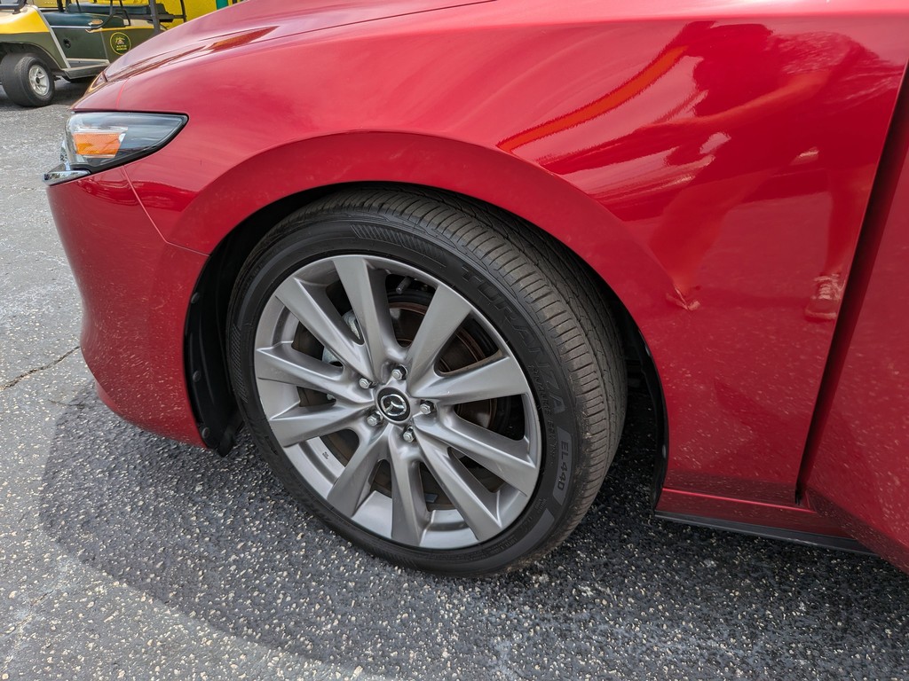 Mazda Mazda3 Sedan Vehicle Full-screen Gallery Image 29