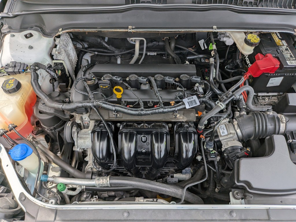 Ford Fusion Vehicle Full-screen Gallery Image 09