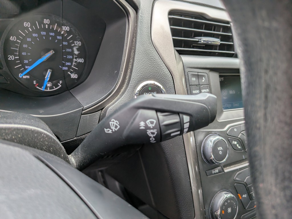 Ford Fusion Vehicle Full-screen Gallery Image 30