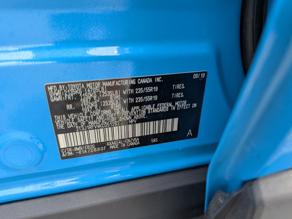 Toyota RAV4 Vehicle Full-screen Gallery Image 34