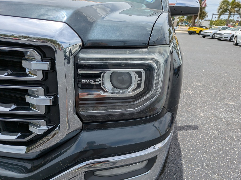 GMC Sierra 1500 Vehicle Full-screen Gallery Image 07