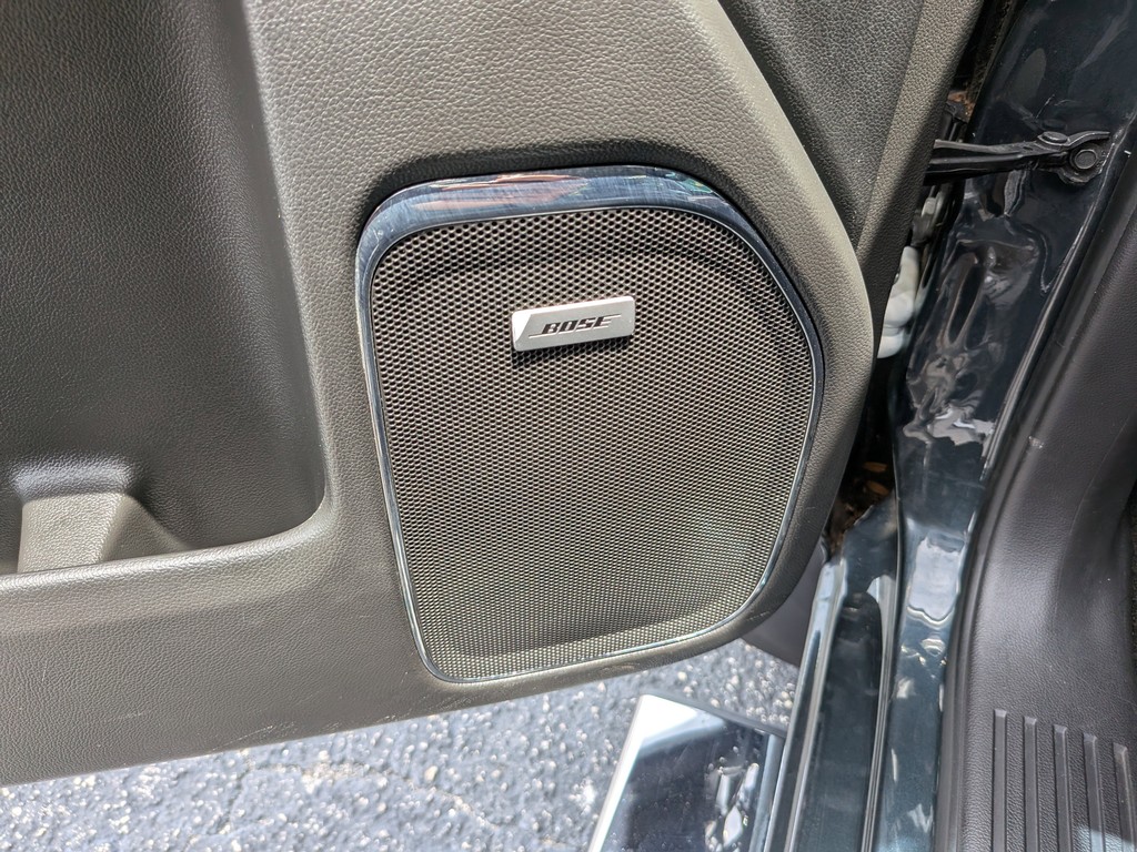 GMC Sierra 1500 Vehicle Full-screen Gallery Image 18