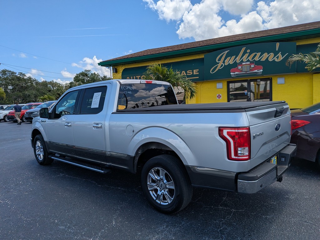 Ford F-150 Vehicle Full-screen Gallery Image 03