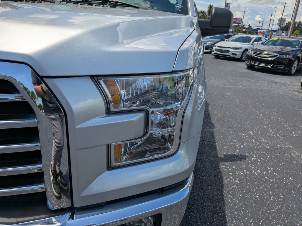 Ford F-150 Vehicle Full-screen Gallery Image 06