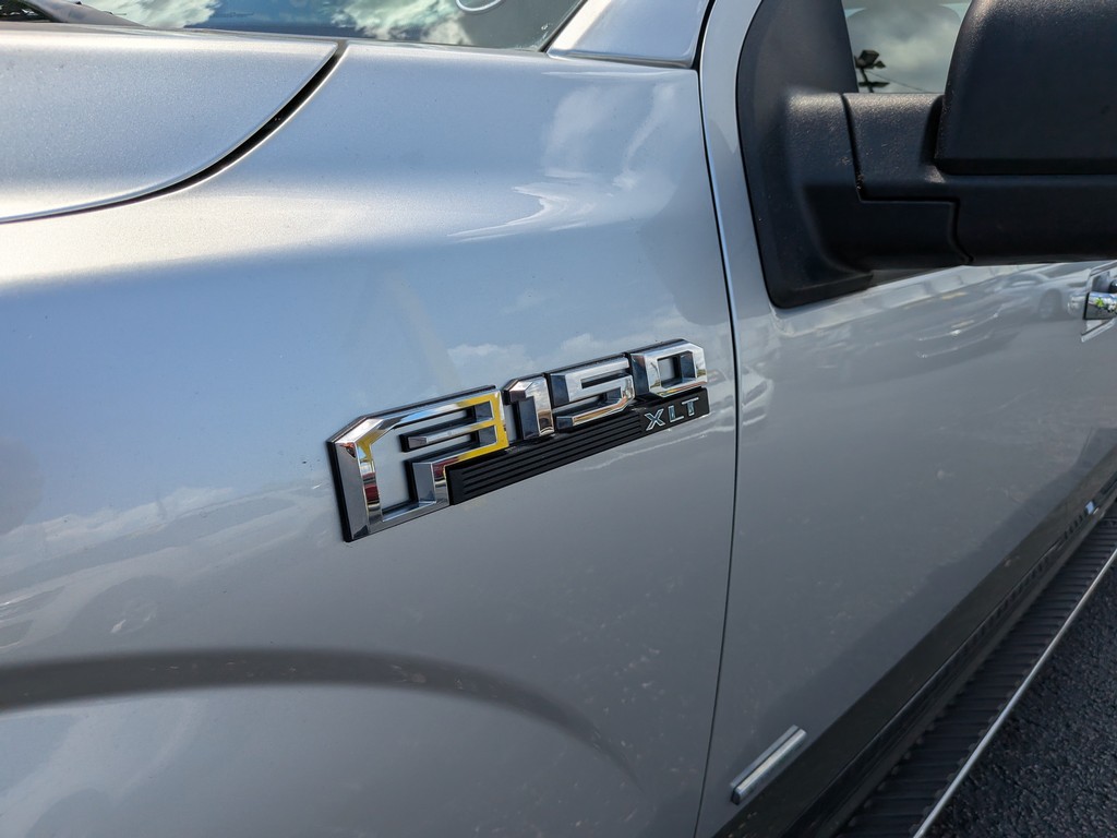 Ford F-150 Vehicle Full-screen Gallery Image 07