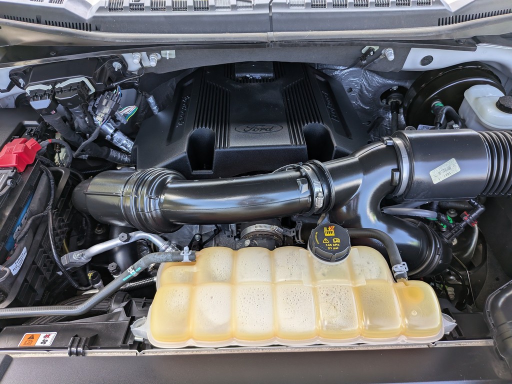 Ford F-150 Vehicle Full-screen Gallery Image 09