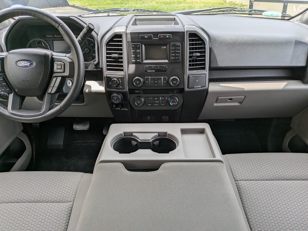 Ford F-150 Vehicle Full-screen Gallery Image 11