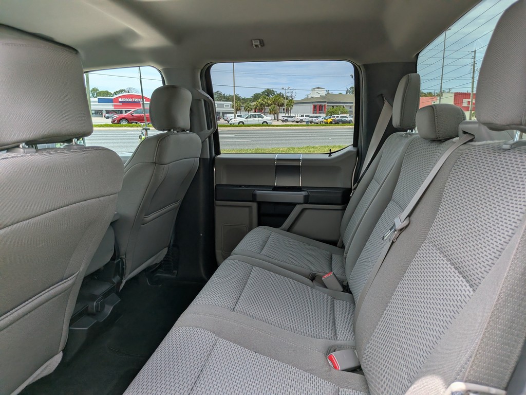 Ford F-150 Vehicle Full-screen Gallery Image 13