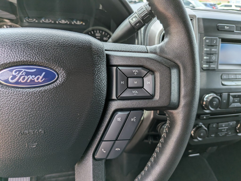 Ford F-150 Vehicle Full-screen Gallery Image 25