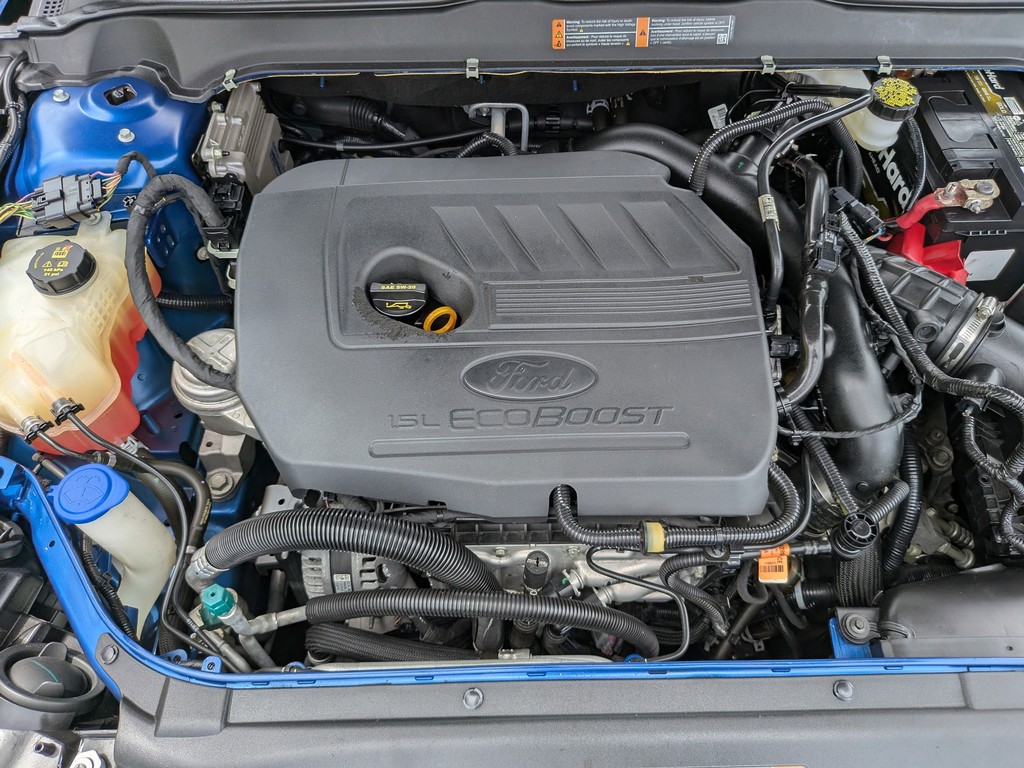 Ford Fusion Vehicle Full-screen Gallery Image 09