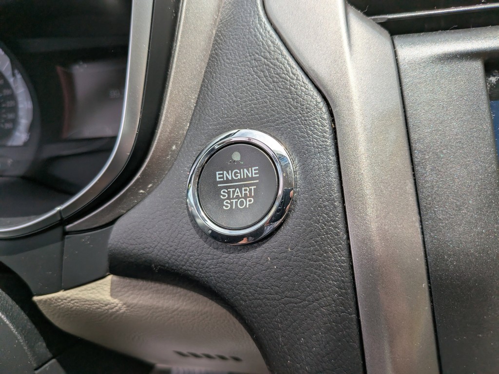 Ford Fusion Vehicle Full-screen Gallery Image 23