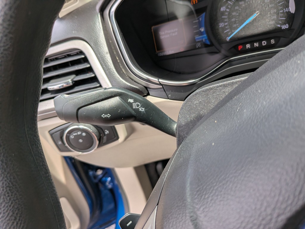 Ford Fusion Vehicle Full-screen Gallery Image 28