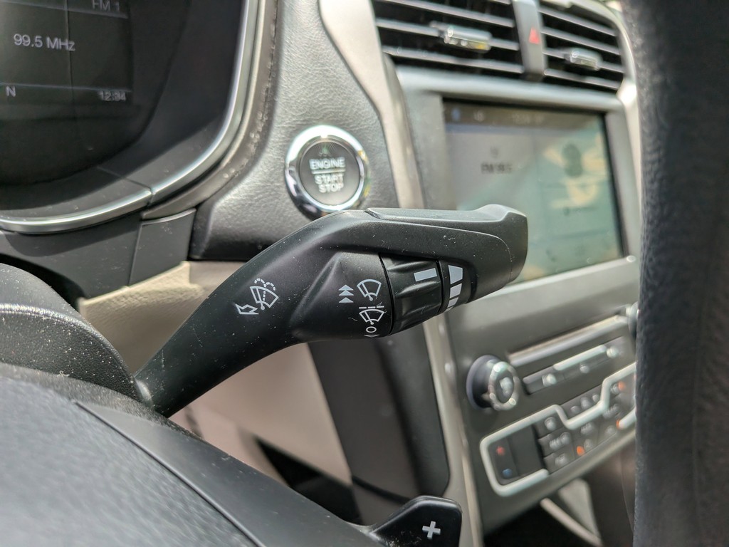 Ford Fusion Vehicle Full-screen Gallery Image 29