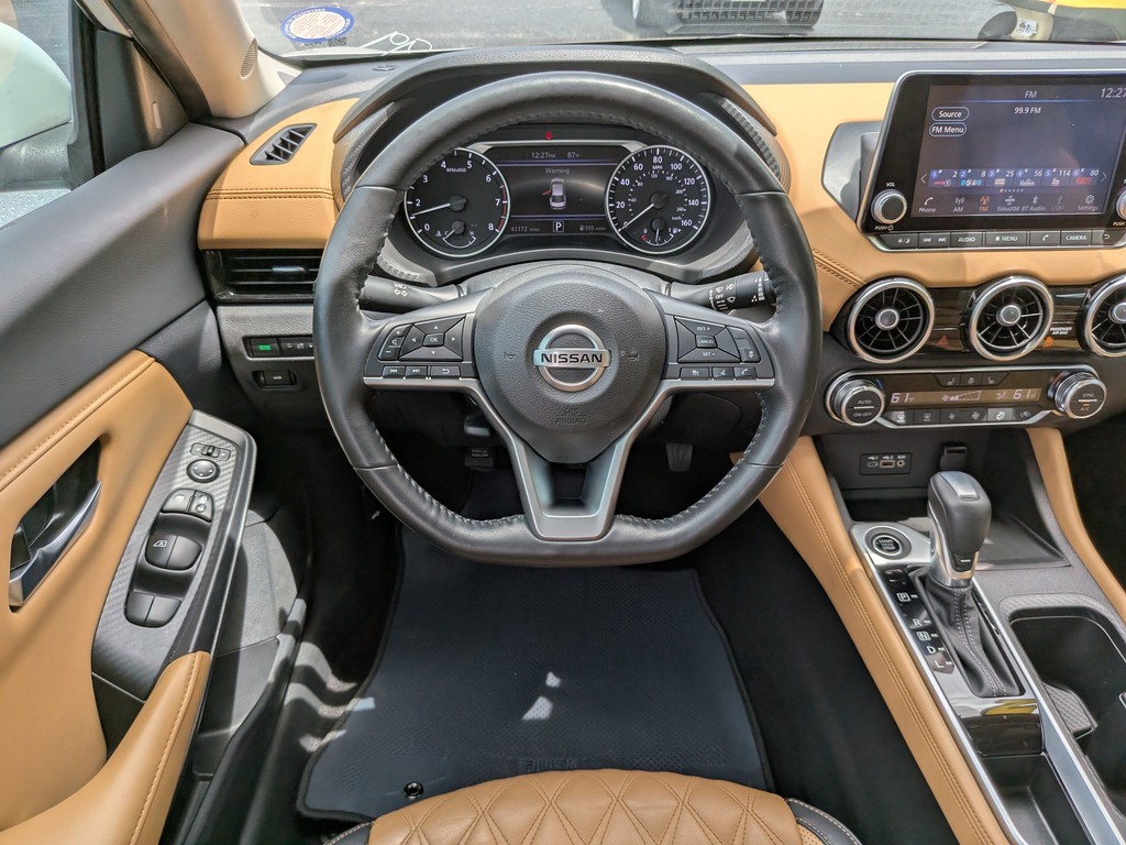 Nissan Sentra Vehicle Full-screen Gallery Image 13