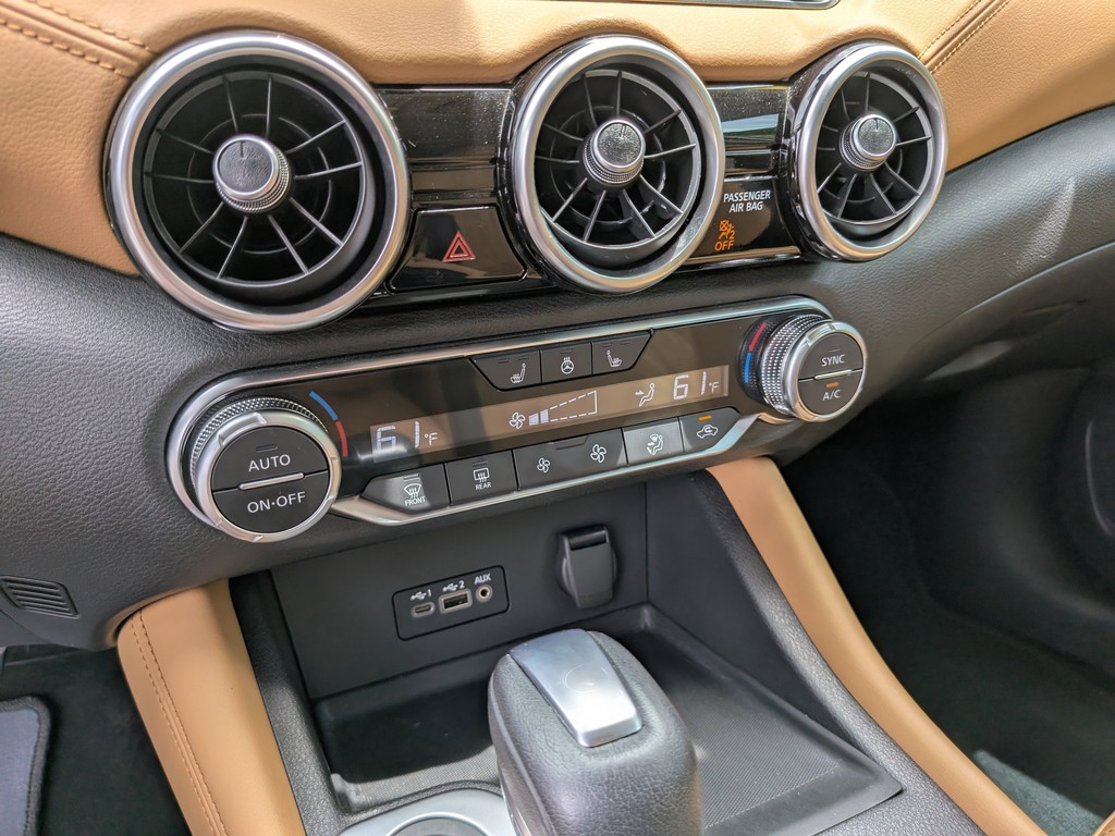 Nissan Sentra Vehicle Full-screen Gallery Image 22