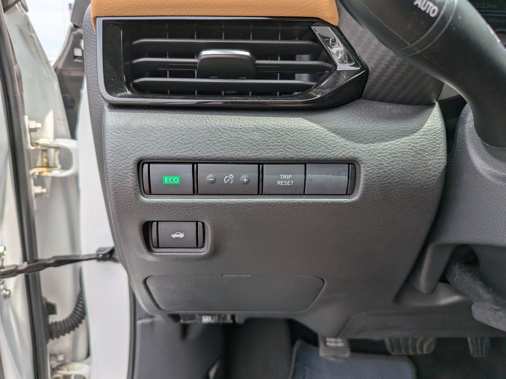 Nissan Sentra Vehicle Full-screen Gallery Image 25