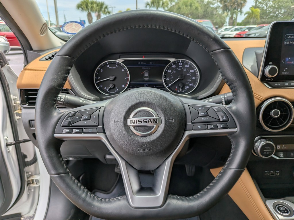 Nissan Sentra Vehicle Full-screen Gallery Image 26