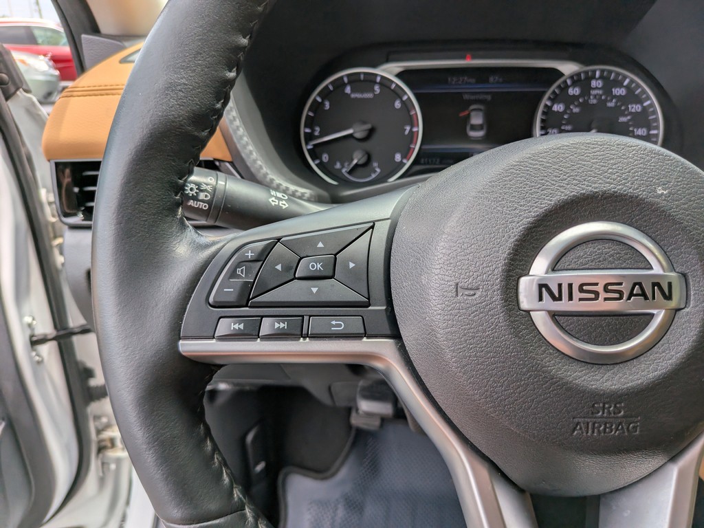 Nissan Sentra Vehicle Full-screen Gallery Image 27