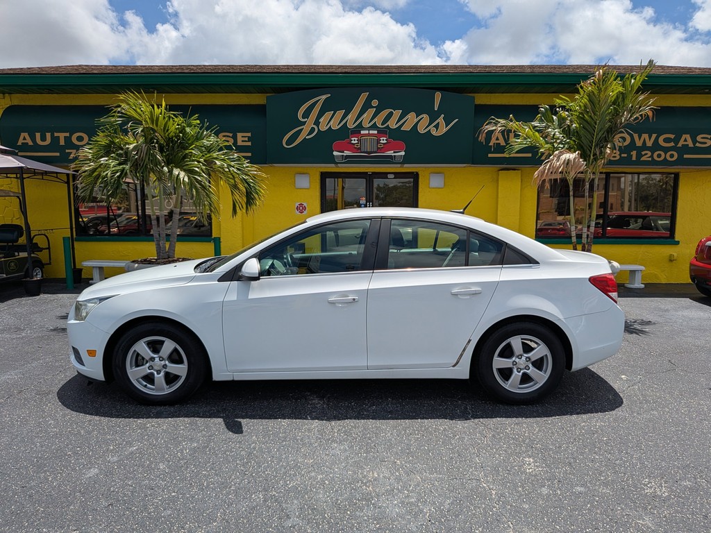 Chevrolet Cruze Vehicle Full-screen Gallery Image 02