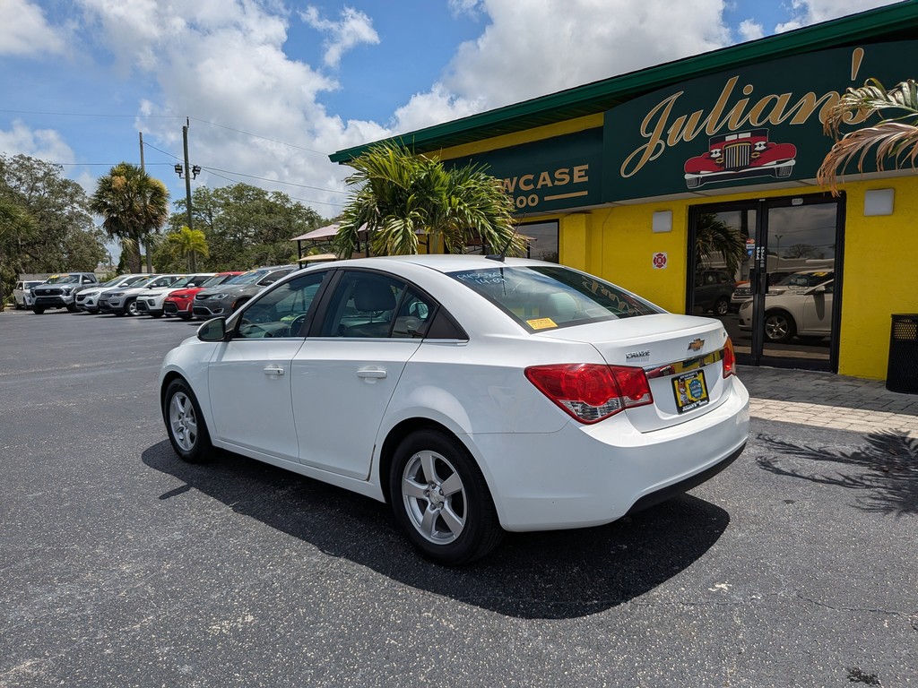 Chevrolet Cruze Vehicle Full-screen Gallery Image 03