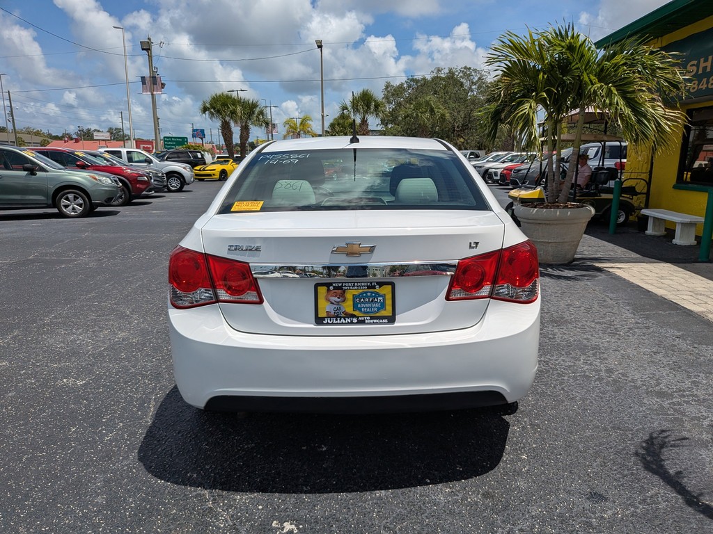 Chevrolet Cruze Vehicle Full-screen Gallery Image 04