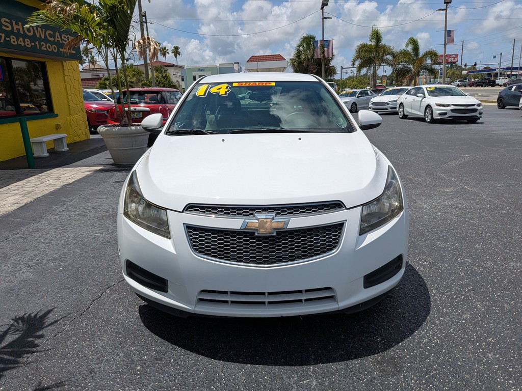 Chevrolet Cruze Vehicle Full-screen Gallery Image 05