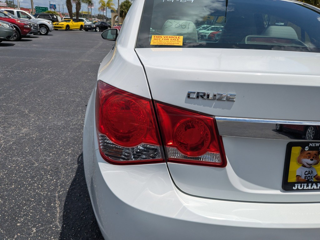 Chevrolet Cruze Vehicle Full-screen Gallery Image 07