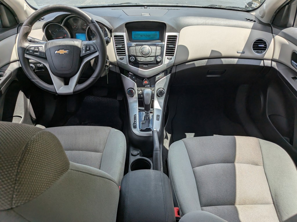 Chevrolet Cruze Vehicle Full-screen Gallery Image 10