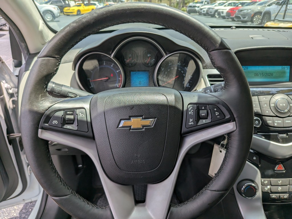 Chevrolet Cruze Vehicle Full-screen Gallery Image 23