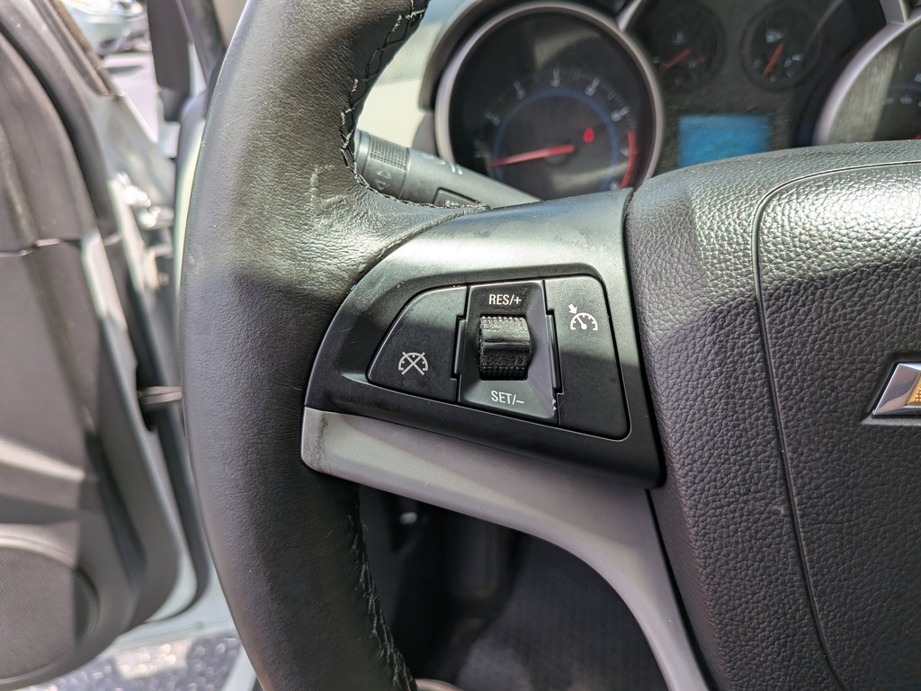 Chevrolet Cruze Vehicle Full-screen Gallery Image 24