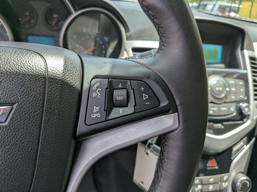 Chevrolet Cruze Vehicle Full-screen Gallery Image 25