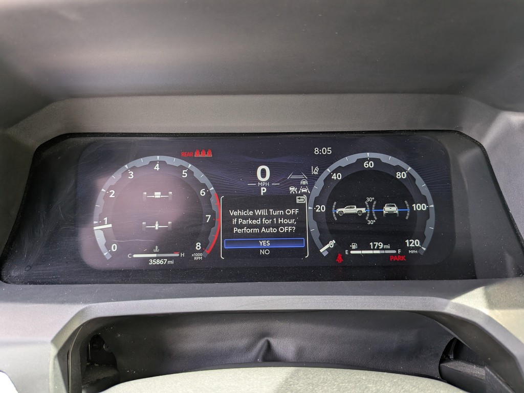 Toyota Tacoma 4WD Vehicle Full-screen Gallery Image 32