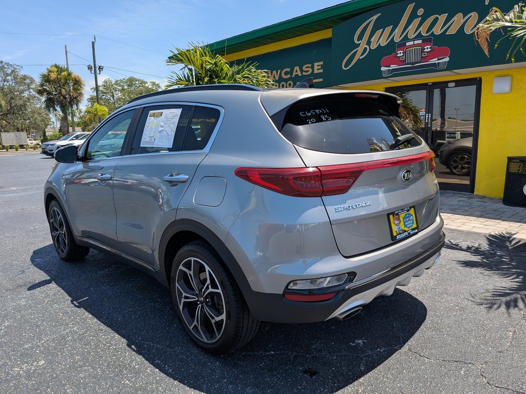Kia Sportage Vehicle Full-screen Gallery Image 03