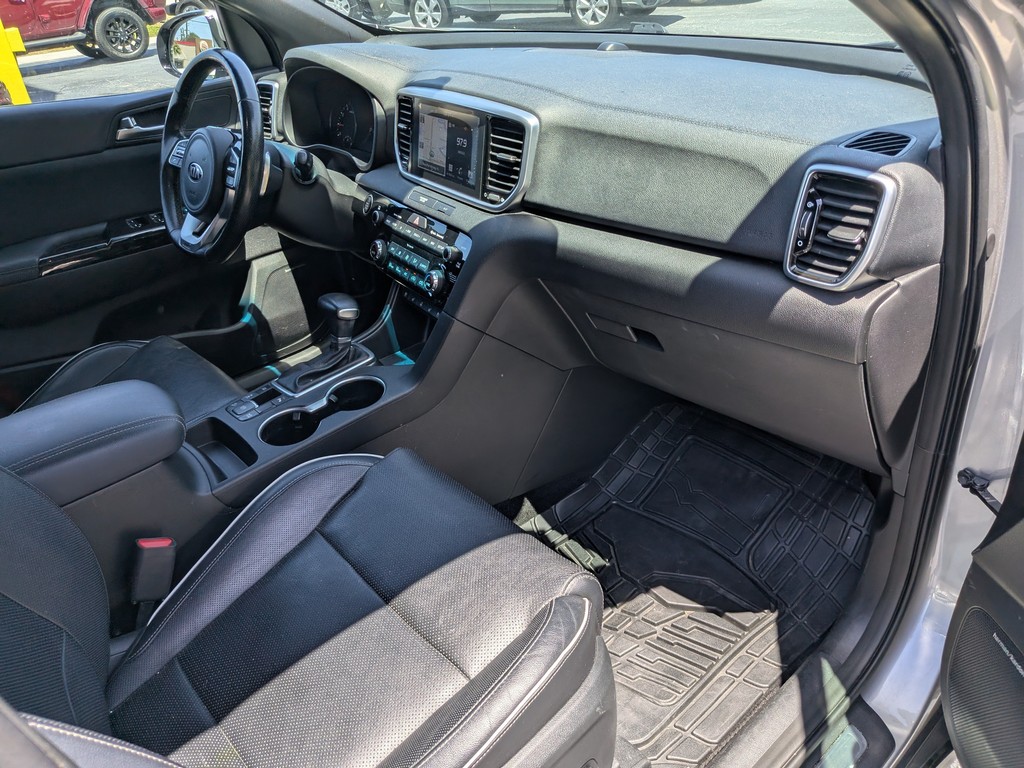 Kia Sportage Vehicle Full-screen Gallery Image 09