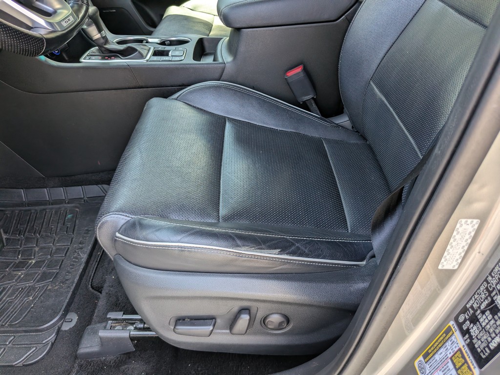 Kia Sportage Vehicle Full-screen Gallery Image 16
