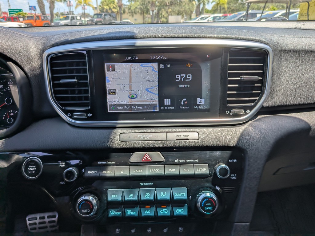 Kia Sportage Vehicle Full-screen Gallery Image 18