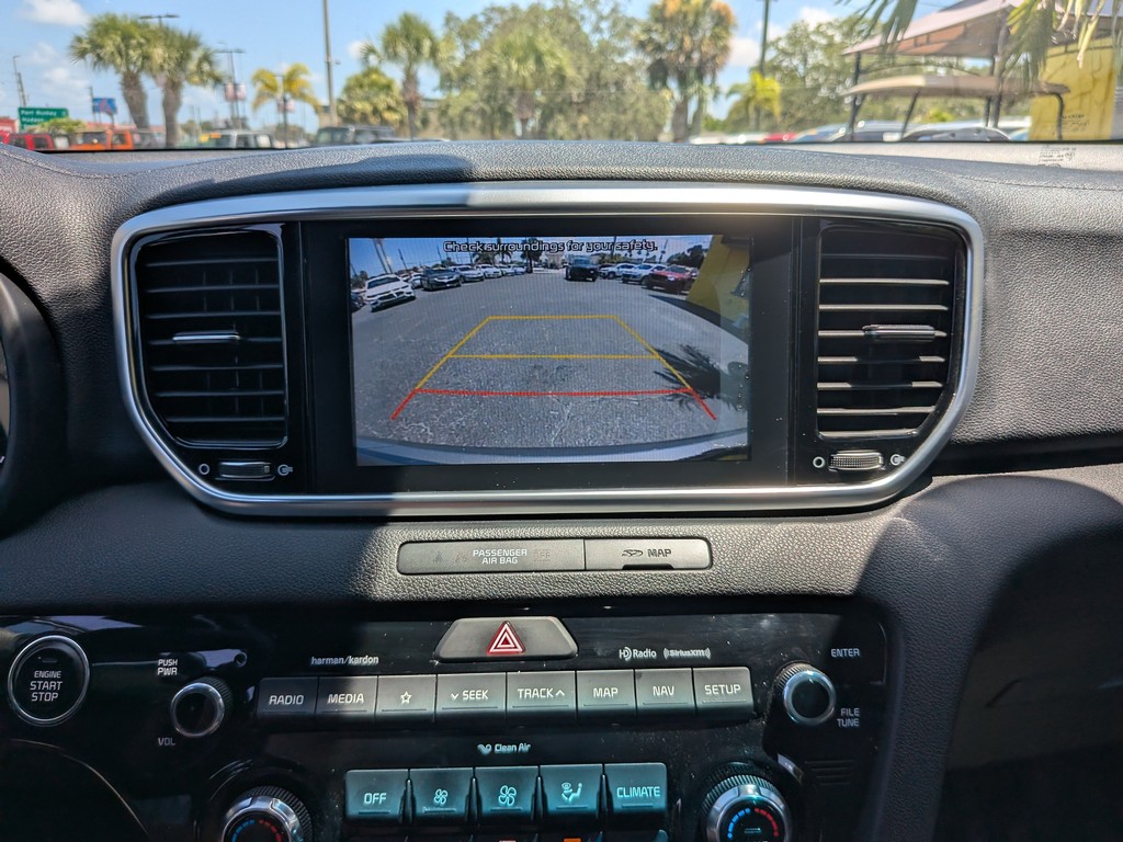 Kia Sportage Vehicle Full-screen Gallery Image 20