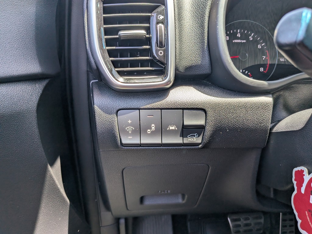 Kia Sportage Vehicle Full-screen Gallery Image 24