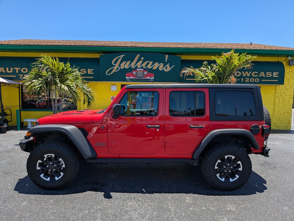 Jeep Wrangler Vehicle Full-screen Gallery Image 02