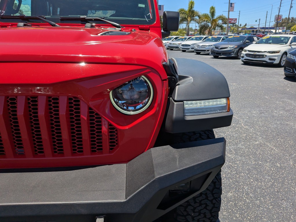Jeep Wrangler Vehicle Full-screen Gallery Image 06