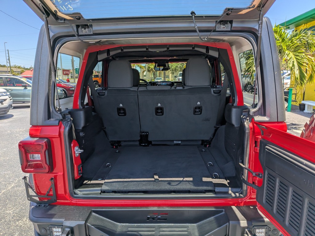 Jeep Wrangler Vehicle Full-screen Gallery Image 08