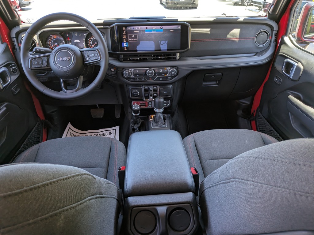 Jeep Wrangler Vehicle Full-screen Gallery Image 11
