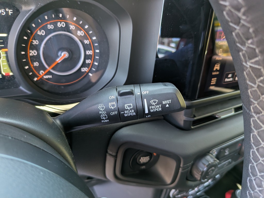 Jeep Wrangler Vehicle Full-screen Gallery Image 28